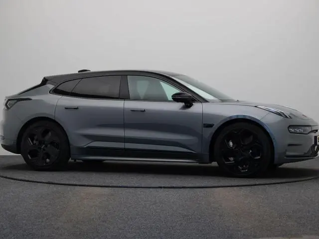 Zeekr 001