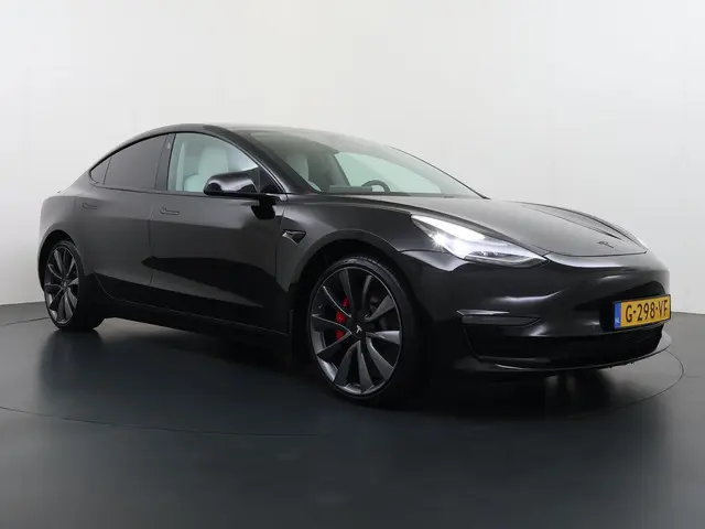 Tesla Model 3 Performance AWD 75 kWh SOH 86% | 20 inch velgen (als nieuw) | Zeer nette staat | Rijkl...