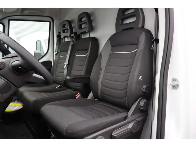 Iveco Daily 35S21 3.0 210pk Hi-Matic Automaat Navigatie Camera