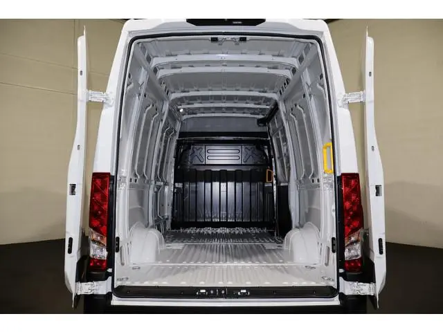 Iveco Daily 35S21 3.0 210pk Hi-Matic Automaat Navigatie Camera