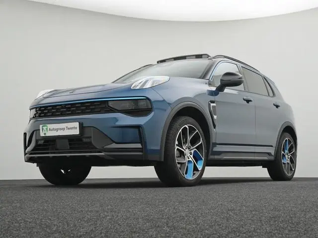 Lynk & Co 01