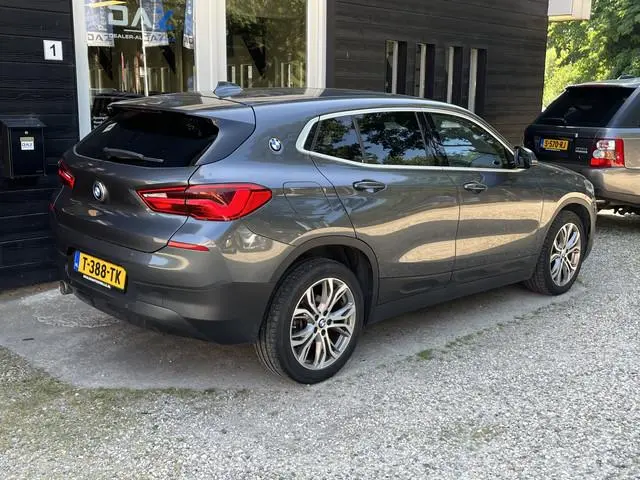 BMW X2 sDrive18i High Executive Edition Aut/Ecc/Leer/Navi/Pano