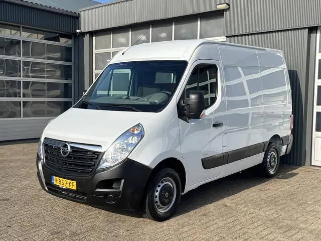 Opel Movano 2.3 CDTI BiTurbo L1H2 Airco Cruise controle Kastinrichting Parkeersensoren achter Achter...