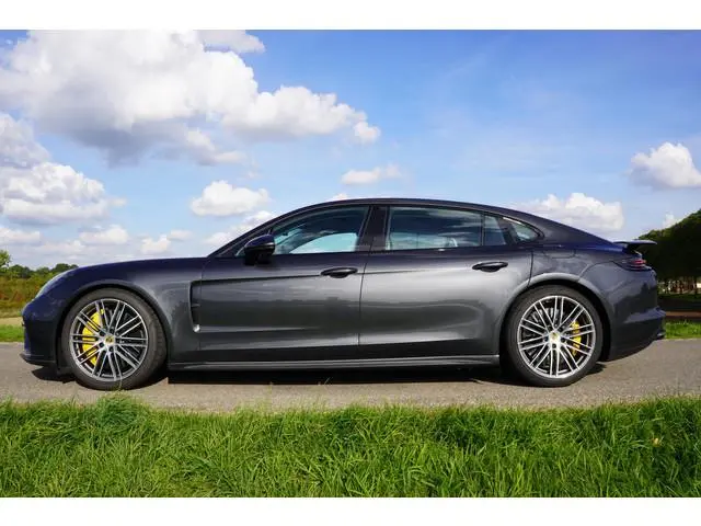 Porsche Panamera 4.0 Turbo S E-Hybrid Executive / Pano / Keramisch / Verlengd ! / Achteras best / Al...
