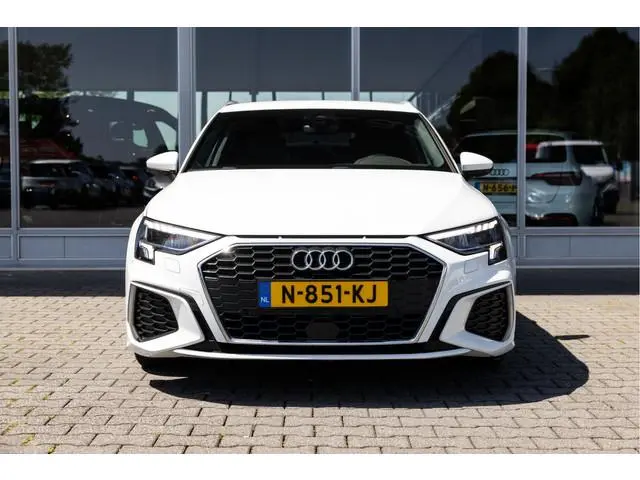 Audi A3 Sportback 35 TFSI S-Line | Carplay | Stoelver. | Parkeersens. |