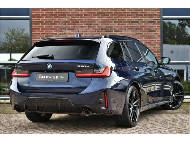 BMW 3-serie Touring 330e xDrive M-Sport Pro Pano DA-Prof 360 HUD H/K E-zetels 19inch