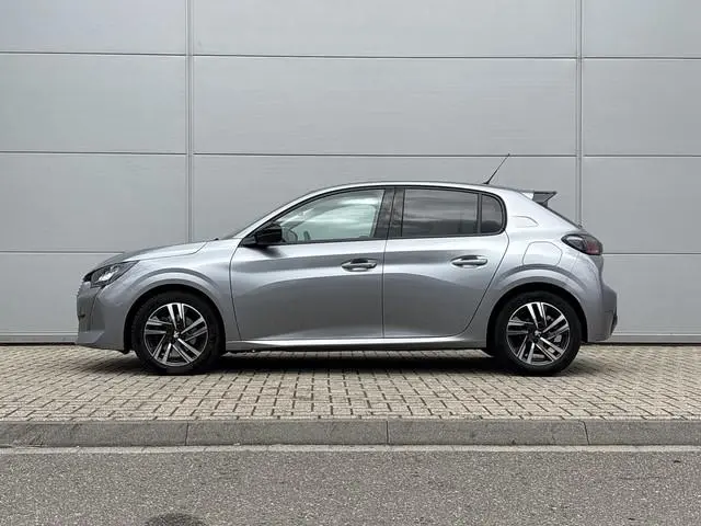Peugeot 208 1.2 PureTech Allure Pack | Automaat | Stoelverwarming | Camera | Navigatie | Apple Carpl...