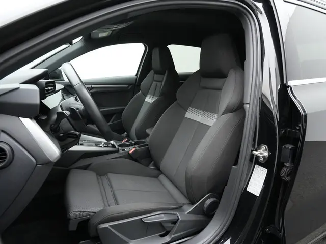 Audi A3 Sportback 40 TFSI e 204 pk Advanced edition | Achteruitrijcamera | Stoelverwarming | Adaptiv...