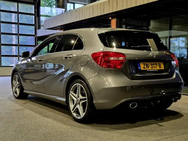 Mercedes-Benz A-klasse 180 Ambition Automaat | Trekhaak | Airco | Cruise | Stoelverw. | Navi-Carplay...