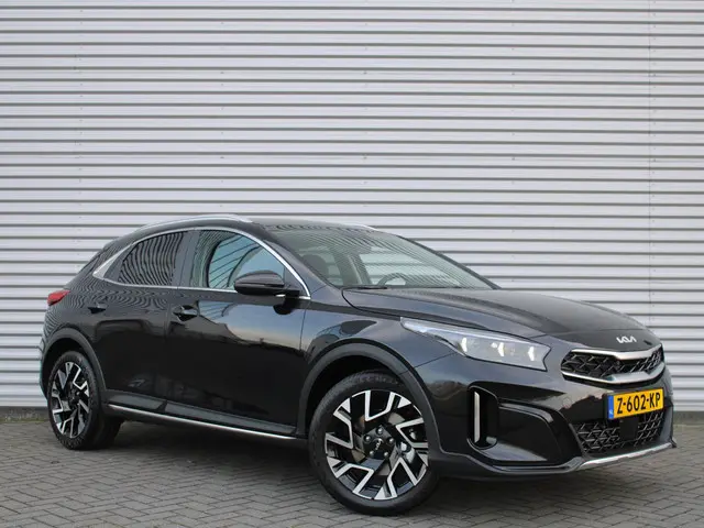 Kia Xceed 1.0 T-GDi DynamicPlusLine | Stuur-/stoelverwarming | Camera | Dodehoek detectie | Elektr. achterklep | 18" LM | Clima | Navi |