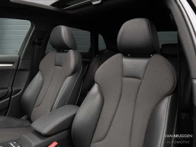 Audi A3 Sportback 30 TFSI 3x S-Line Pano NAP Automaat