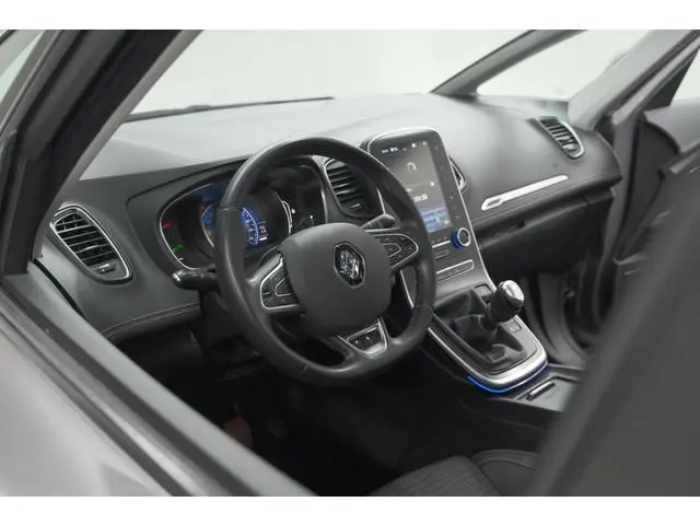 Renault Scénic TCe 130 Intens | Trekhaak | Panoramadak | Camera | Apple Carplay | Dodehoekdetectie