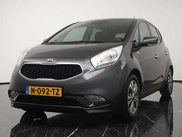 Kia Venga 1.6 CVVT DCT6 ExecutiveLine Automaat - Navigatie - Camera - Climate control - Cruise contr...
