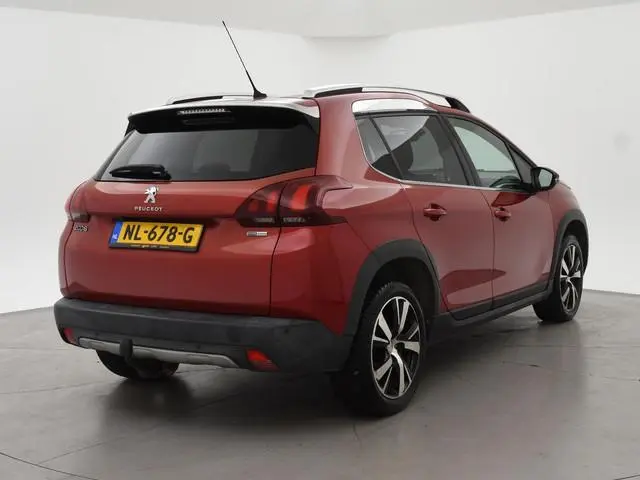 Peugeot 2008 1.2 PT 110 PK ALLURE + TREKHAAK | PANORAMA | CAMERA | APPLE CARPLAY