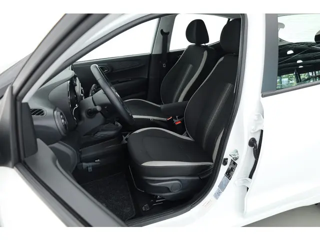 Hyundai i10 1.0 Comfort | Apple CarPlay | Airco | Rijstrooksensor | Cruise | DAB