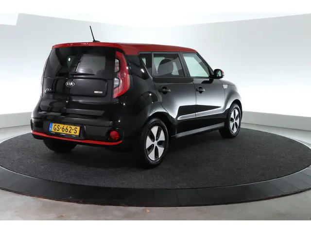Kia Soul EV ExecutiveLine 27 kWh | CARPLAY | CLIMATE CONTROL | STOELVERW. |