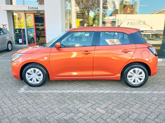 Suzuki Swift 1.2 COMFORT SMART HYBRID Navi | Keyless | Airco | Camera | Adaptive Cruise