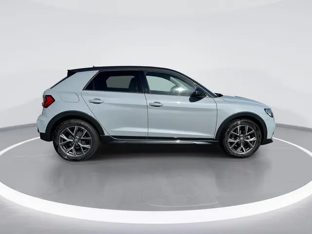 Audi A1 citycarver 25 TFSI 95pk Epic · Apple/Android Car Play · Stoelverwarming · P-Sensoren · Cruis...