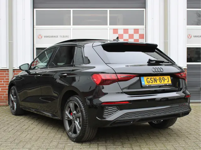 Audi A3 Sportback 45 TFSIe 245PK S-Edition Competition /Keyless/Panoramadak/Audi Sound/Elek. achterk...