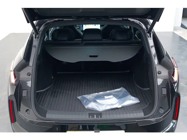 Lynk & Co 08