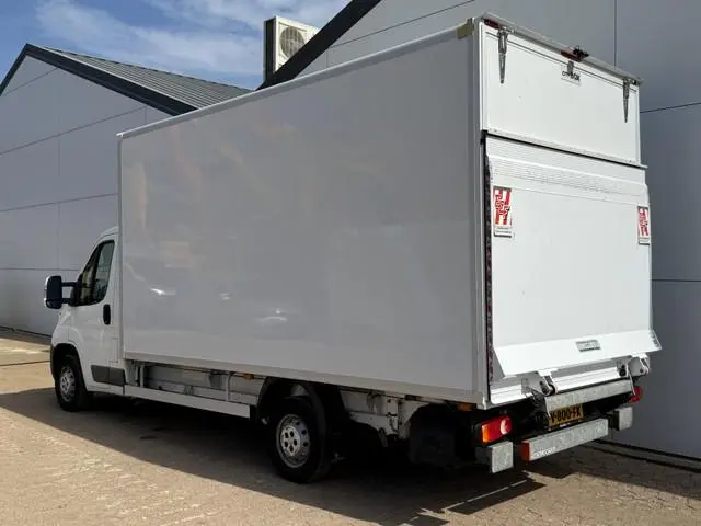 Peugeot Boxer 2.0 130PK Bakwagen Laadklep Nieuwe Distributieriem Navigatie Camera Airco Zijdeur Meub...