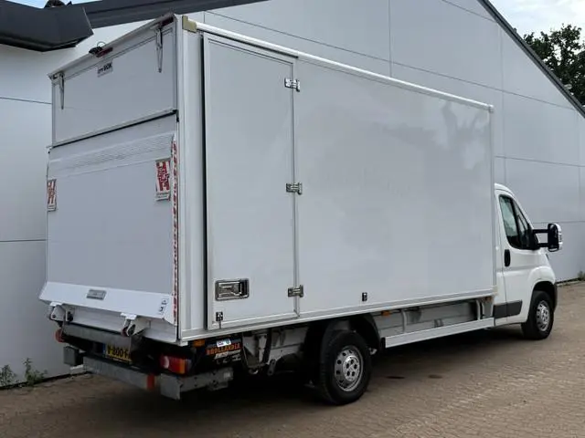 Peugeot Boxer 2.0 130PK Bakwagen Laadklep Nieuwe Distributieriem Navigatie Camera Airco Zijdeur Meub...