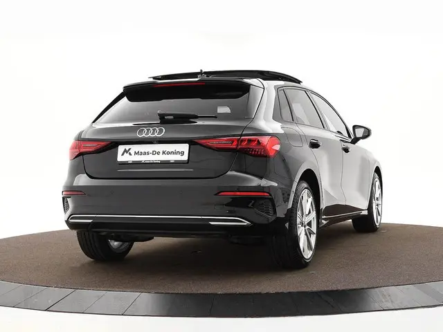 Audi A3 Sportback 40 TFSIe 204pk S-tronic · Panoramadak · Camera · B&O Audio · Elek. Achterklep · Ap...