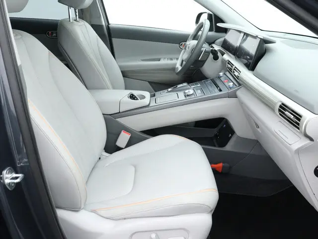 Hyundai NEXO Plus Pack FCEV Waterstof 163PK / Navigatie / Pano-schuifdak / Leder / LED / Pdc+Camera / Apk 11-2026