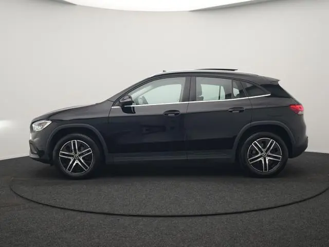 Mercedes-Benz GLA-klasse 250 e Style PHEV 218pk Dealer O.H. | Trekhaak Af Fabriek | Panodak | Ledere...
