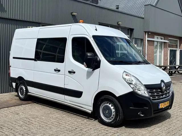 Renault Master T35 2.3 dCi L2H2 Airco Cruise controle Kastinrichting Trekhaak 2500kg Trekgewicht Sch...