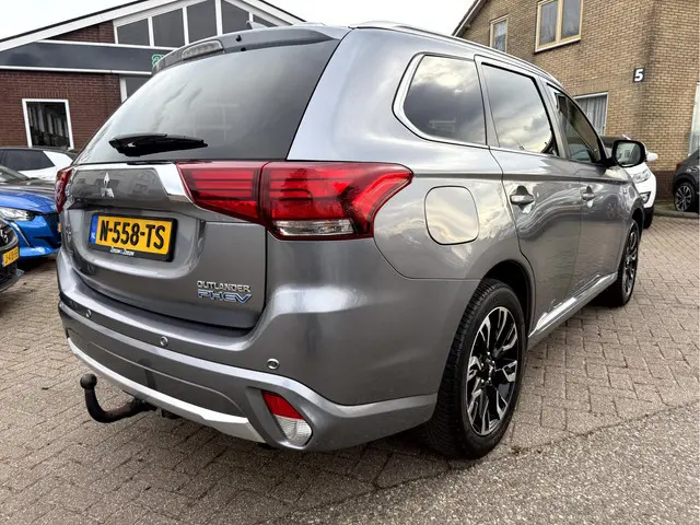 Mitsubishi Outlander 2.0 PHEV Prestige Leer, Schuif-kanteldak, Trekaak