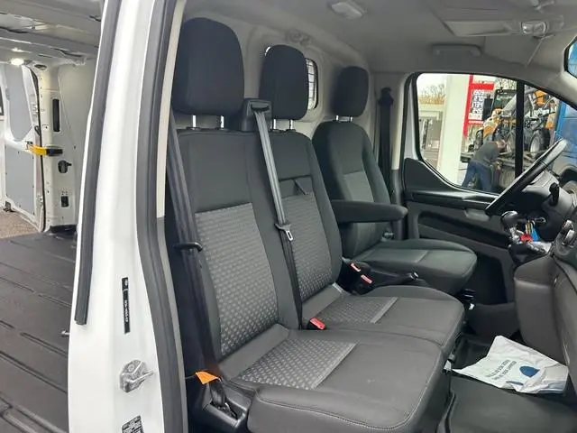 Ford Transit Custom 300 2.0 TDCI L2H1 Trend AIRCO I PDC I 3-ZITS I 1e EIGENAAR I COMPLETE ONDERHOUDS...