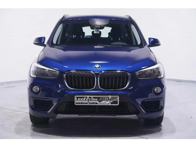 BMW X1 sDrive18i Advantage Navi Sportstoelen Clima Stoelverwarming PDC v+a 19 Inch velgen