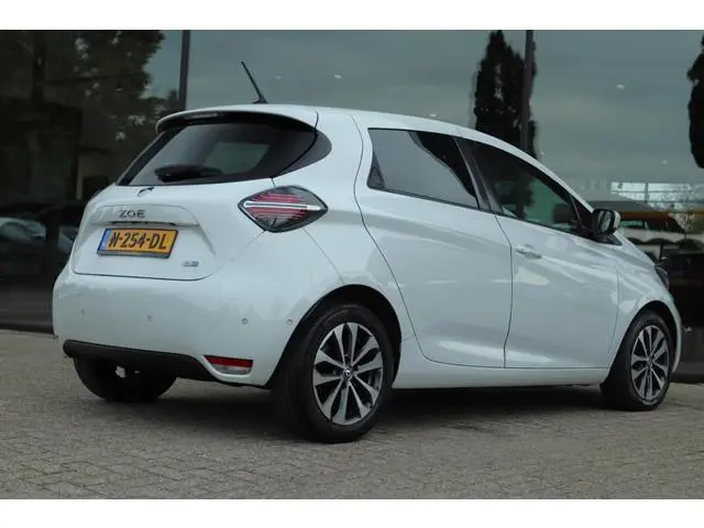 RENAULT ZOE R135 INTENS 52KWH SOH 92.4% | KOOPACCU | CARPLAY | CAMERA | PDC | STOEL. & STUURVERW.