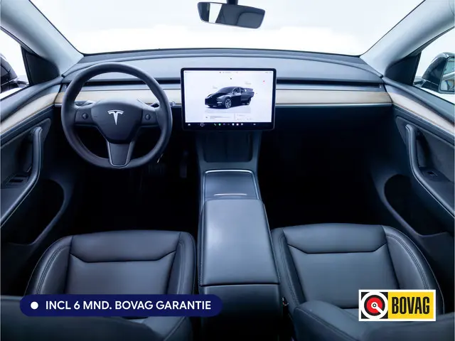 Tesla Model Y RWD 58 kWh | Panoramadak | Stoel-stuurverwarming | Zwart leder | Navigatie | Extra getint glas Camera, Autopilot, Dodehoek detector, Elektrisch verstelbare stoelen