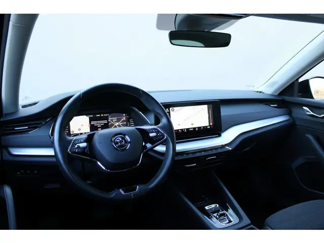 ŠKODA Octavia Combi TSI iV 204PK HYBRID PHEV AMBITION BUSINESS CAMERA/CARPLAY/NAVI