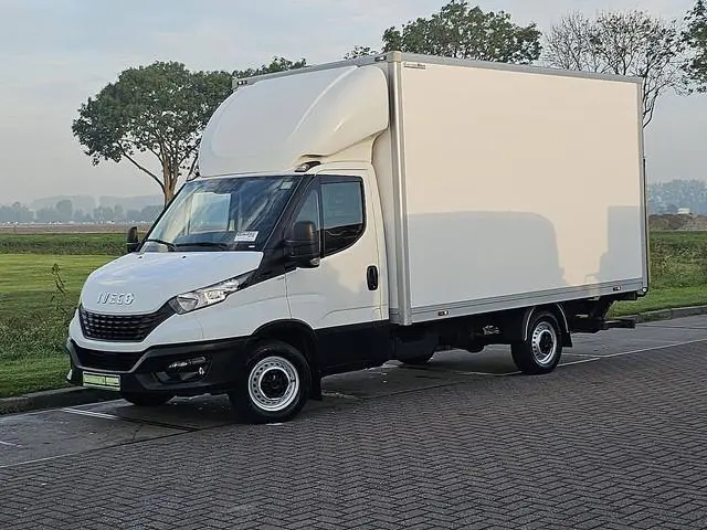 IVECO DAILY 35 S 14 Bakwagen | Laadklep | Zijdeur | Spoiler | 3zits | Bluetooth | 136pk
