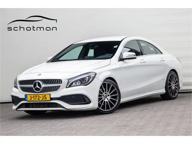 Mercedes-Benz CLA-klasse 180 AMG Sportpakket, Navi, Stoelverwarming, Sfeervelichting, Facelift