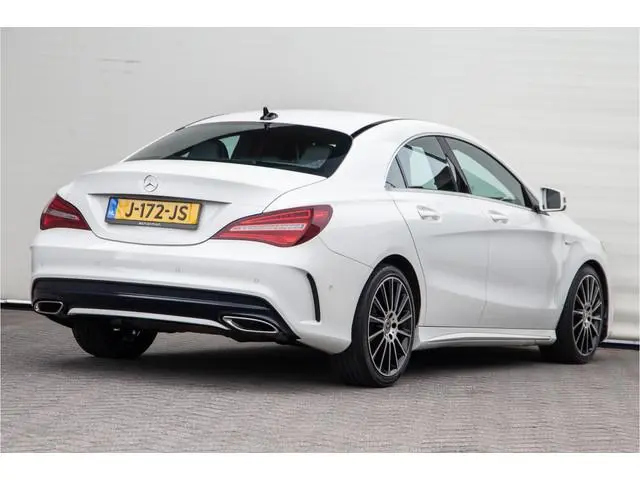 Mercedes-Benz CLA-klasse 180 AMG Sportpakket, Navi, Stoelverwarming, Sfeervelichting, Facelift
