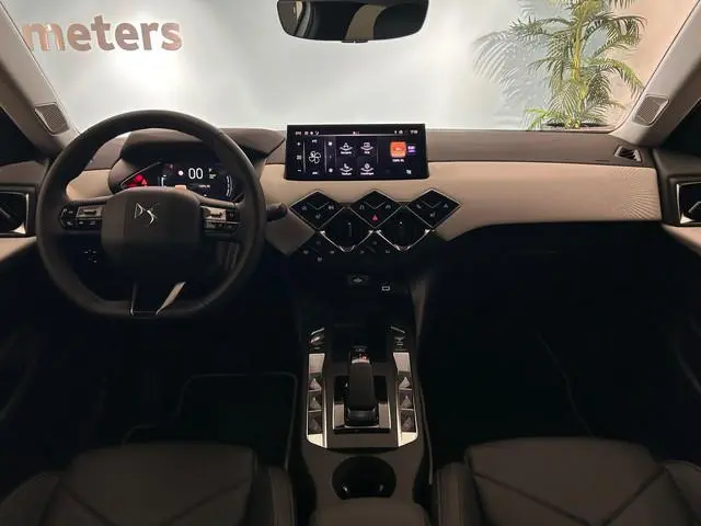 DS 3 E-Tense Esprit De Voyage 54 kWh PACK DRIVE 1 | LEDER | STOELVERWARMING | CAM