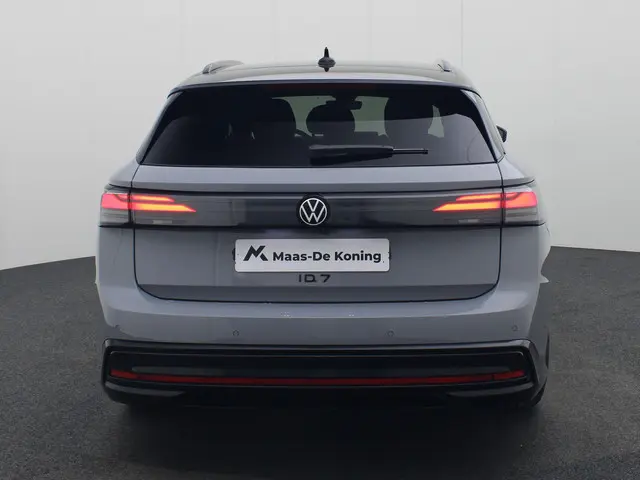 Volkswagen ID.7 Tourer Limited Edition 77 kWh accu 286 PK · Stuurwiel verwarmd · Multifunctioneel st...