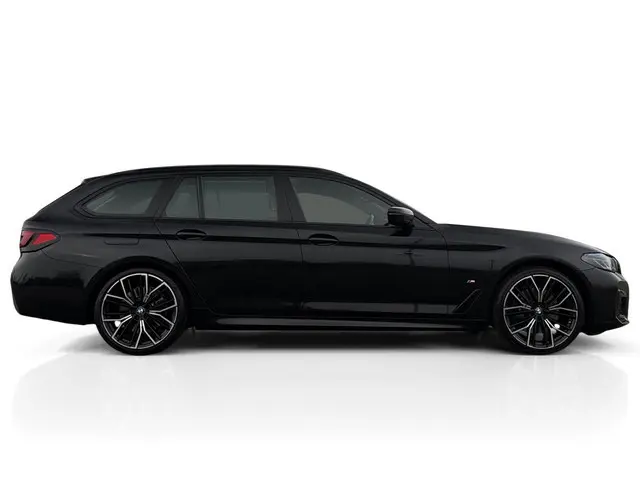 BMW 5-serie Touring 530i High Executive ✅ Laser ✅ Pano ✅ 360Cam