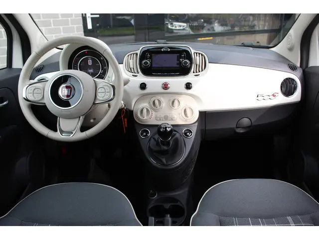 Fiat 500 C 0.9 TwinAir Lounge / Navigatie / PDC / 15" LMV