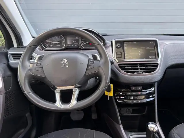 Peugeot 2008 1.2 PureTech Style D-riem vv in 03-2025,Automaat,Pano,Navi,Clima,2e Eigenaar,N.A.P,Lm v...