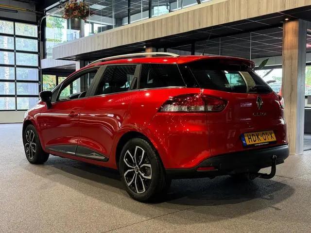 Renault Clio Estate 0.9 TCe Intens Weinig KM | Trekhaak | Navigatie | Airco