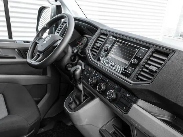 Volkswagen Crafter 30 2.0 TDI 140pk DSG L3H3 Trendline · Camera · Trekhaak · Side Bars · Cruise Cont...