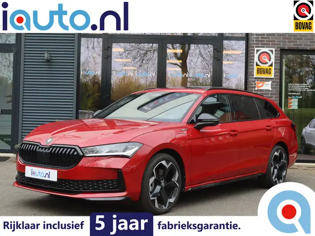 ŠKODA Superb Combi 1.5 TSI PHEV 204PK Sportline Business Pano/Leder/Matrix LED/Keyless/360/Headup/DC...