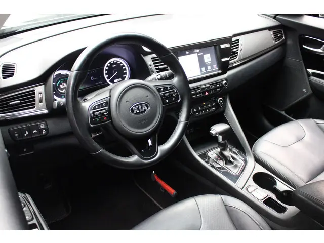 Kia Niro 1.6 GDi Hybrid ExecutiveLine Black Pack - JBL Sound - Apple Carplay - Trekhaak