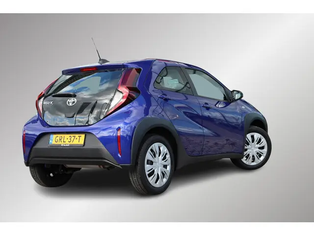 Toyota Aygo X 1.0 VVT-i Play, Apple Carplay, Android auto, Achterruitrijcamera,