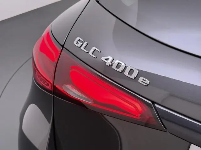 Mercedes-Benz GLC 400e 4Matic AMG 381pk // SoH 94,8% // Panorama dak // Trekhaak // Rijassistentiepa...